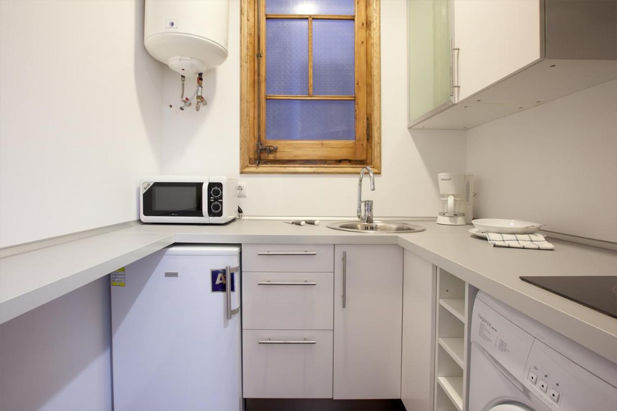 2-Bedroom Apartment For Families Барселона Екстериор снимка